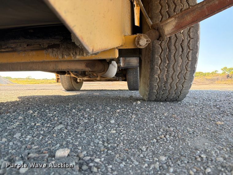 image for item EW7506 2008 Etnyre Quad chip spreader