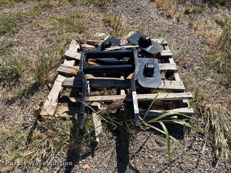 image for item EW7509 Caterpillar backhoe attachments