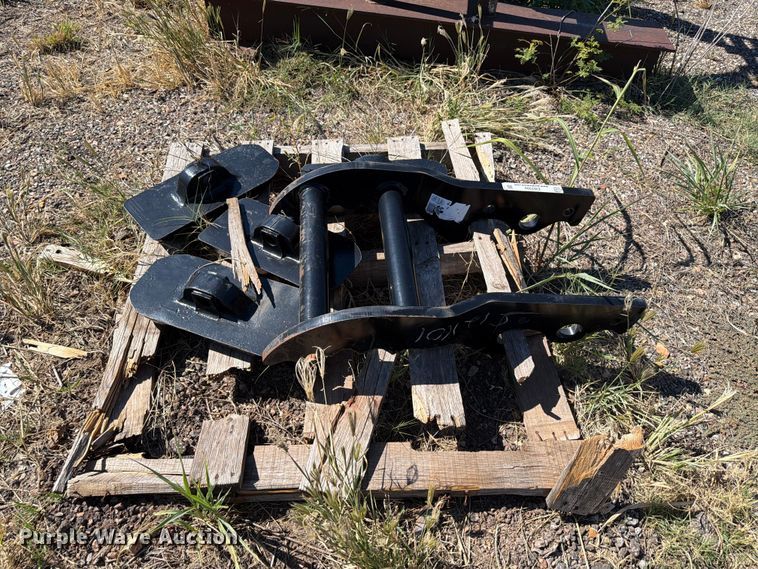 image for item EW7509 Caterpillar backhoe attachments