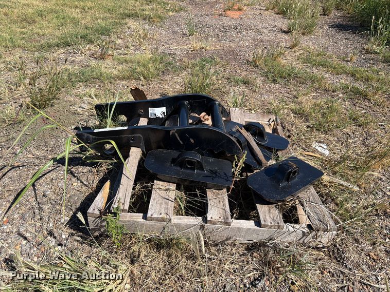 image for item EW7509 Caterpillar backhoe attachments
