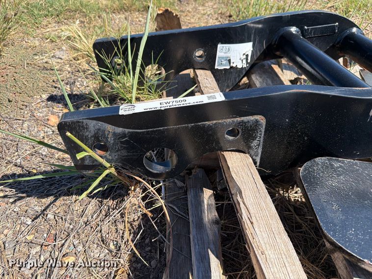 image for item EW7509 Caterpillar backhoe attachments
