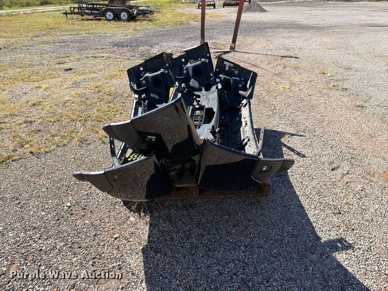 image for item EW7511 Chevrolet (3) Chevrolet bumper