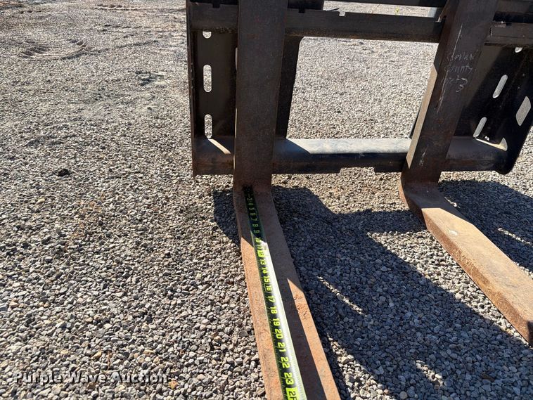 image for item EW7513 Bobcat compact utility loader forks