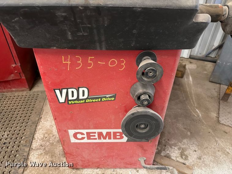 image for item EW7515 CEMB K9 tire balancing machine