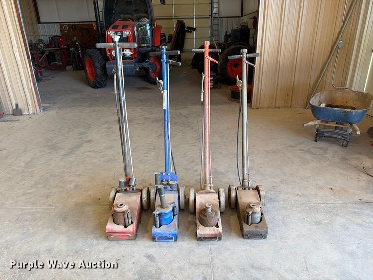 image for item EW7516 (4) floor jacks