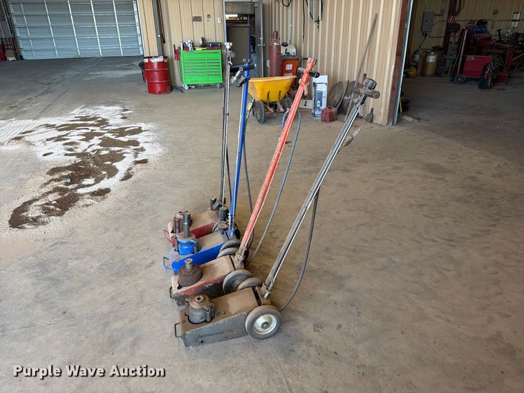 image for item EW7516 (4) floor jacks