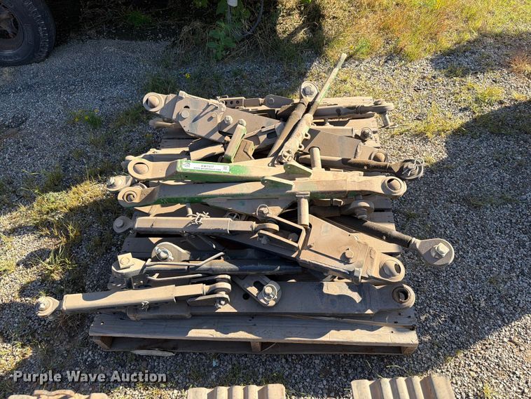 image for item EW7517 Approximately 8 three point arms