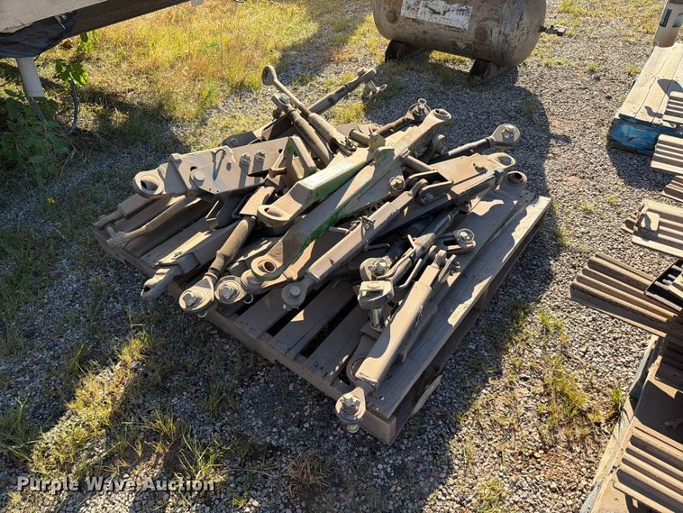 image for item EW7517 Approximately 8 three point arms
