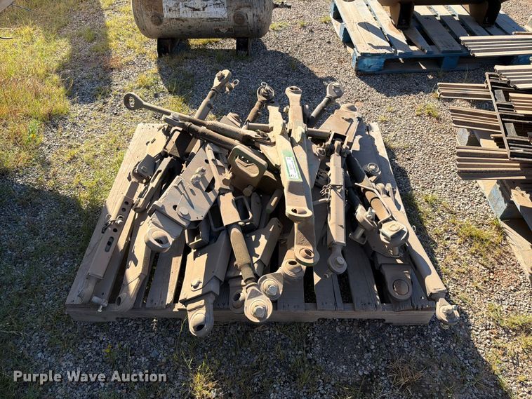 image for item EW7517 Approximately 8 three point arms