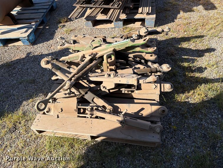 image for item EW7517 Approximately 8 three point arms