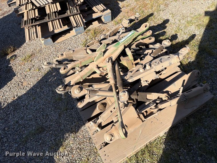 image for item EW7517 Approximately 8 three point arms