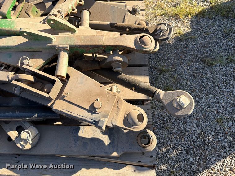 image for item EW7517 Approximately 8 three point arms