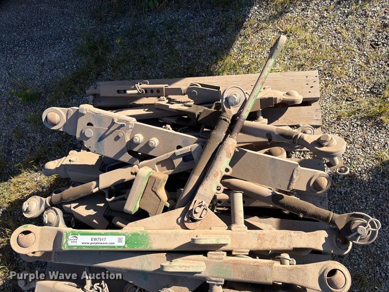 image for item EW7517 Approximately 8 three point arms