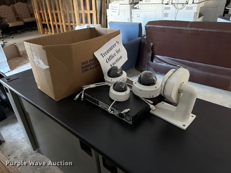 image for item EW7528 Security camera system