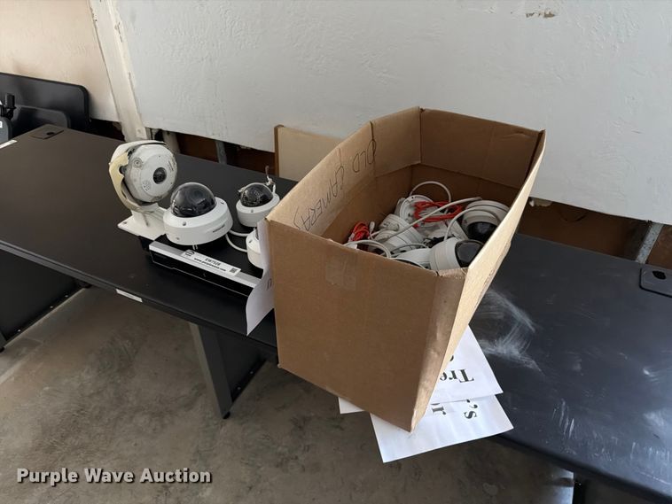 image for item EW7528 Security camera system