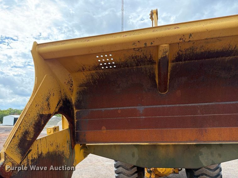 image for item EW7539 1984 Caterpillar 621B conventional scraper 