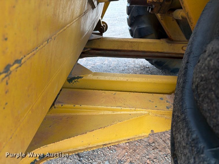image for item EW7539 1984 Caterpillar 621B conventional scraper 
