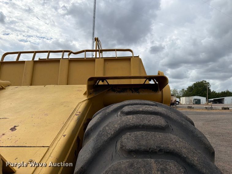 image for item EW7539 1984 Caterpillar 621B conventional scraper 