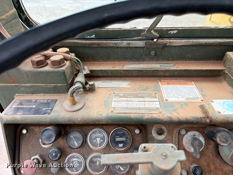 image for item EW7539 1984 Caterpillar 621B conventional scraper 