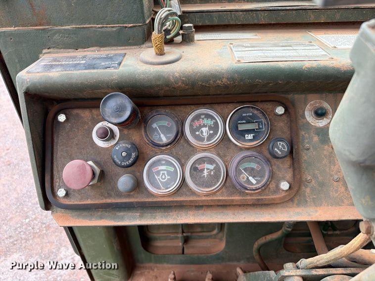 image for item EW7539 1984 Caterpillar 621B conventional scraper 