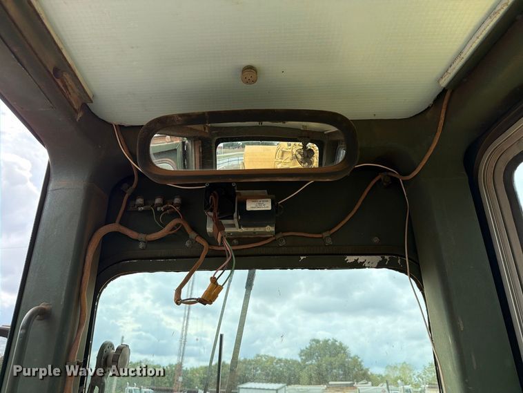 image for item EW7539 1984 Caterpillar 621B conventional scraper 