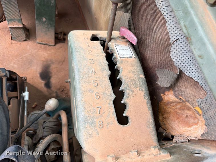image for item EW7539 1984 Caterpillar 621B conventional scraper 