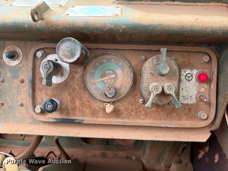 image for item EW7539 1984 Caterpillar 621B conventional scraper 