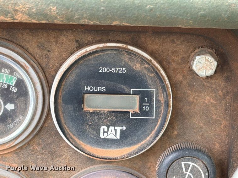 image for item EW7539 1984 Caterpillar 621B conventional scraper 