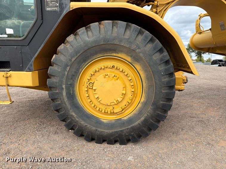 image for item EW7539 1984 Caterpillar 621B conventional scraper 