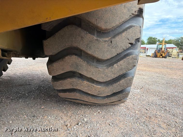 image for item EW7539 1984 Caterpillar 621B conventional scraper 