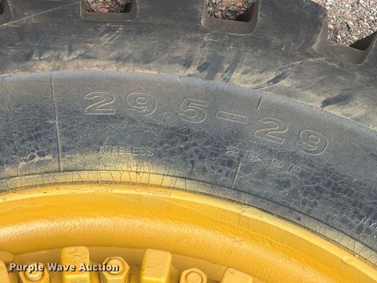 image for item EW7539 1984 Caterpillar 621B conventional scraper 