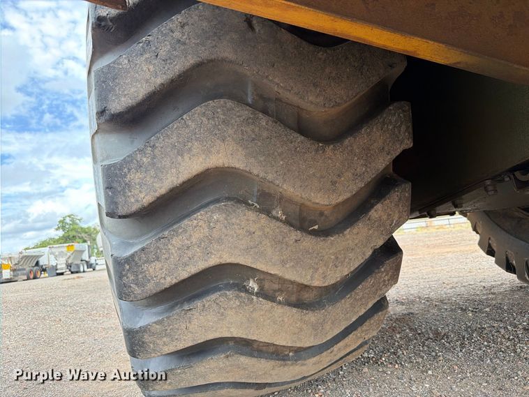 image for item EW7539 1984 Caterpillar 621B conventional scraper 