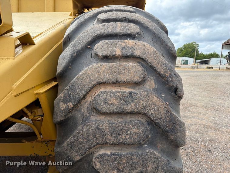 image for item EW7539 1984 Caterpillar 621B conventional scraper 