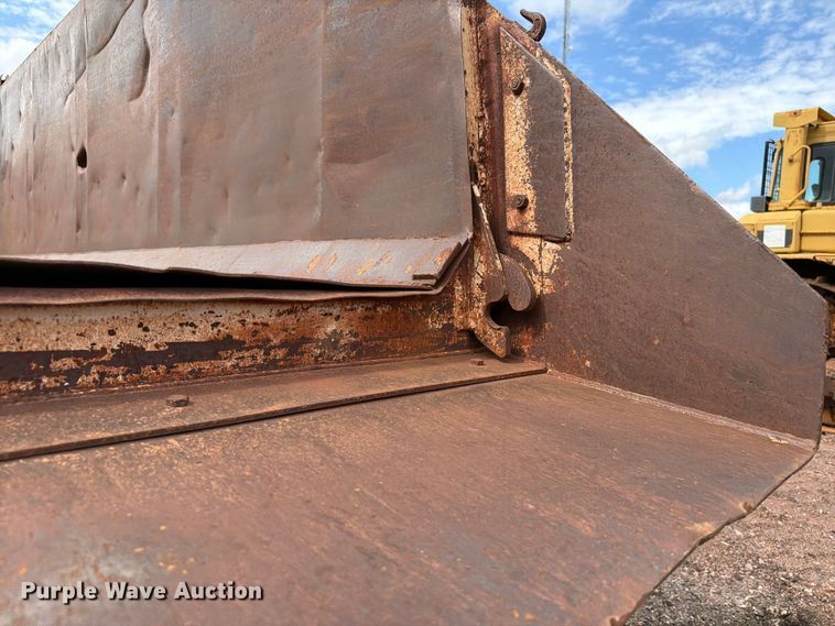 image for item EW7541 1990 Hibilt 24-24-HI-DP end dump trailer