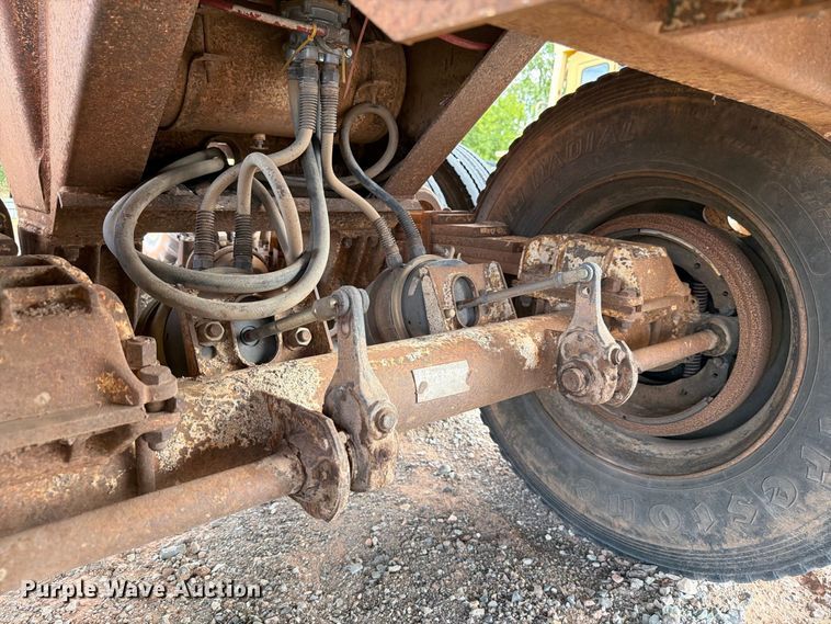 image for item EW7541 1990 Hibilt 24-24-HI-DP end dump trailer