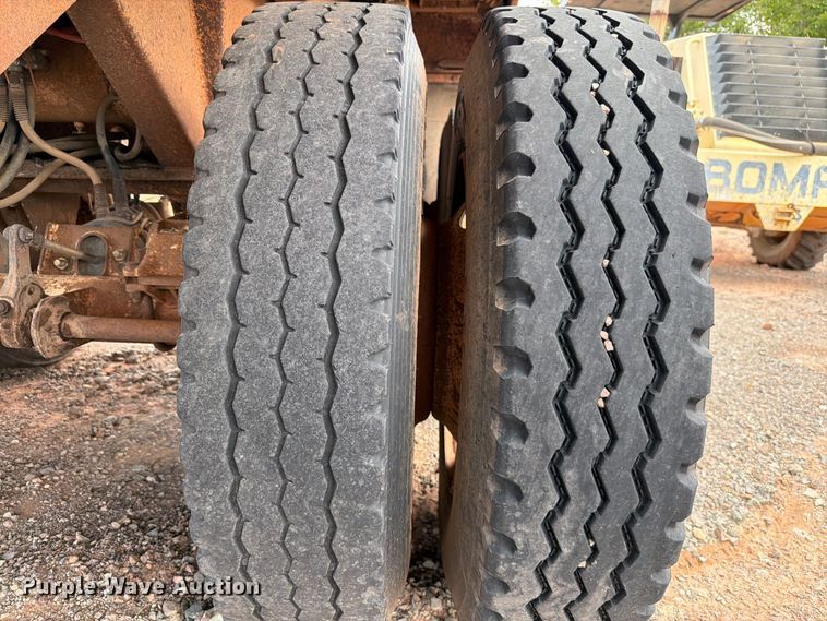 image for item EW7541 1990 Hibilt 24-24-HI-DP end dump trailer