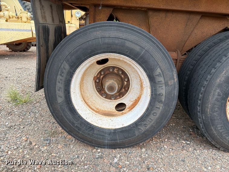image for item EW7541 1990 Hibilt 24-24-HI-DP end dump trailer