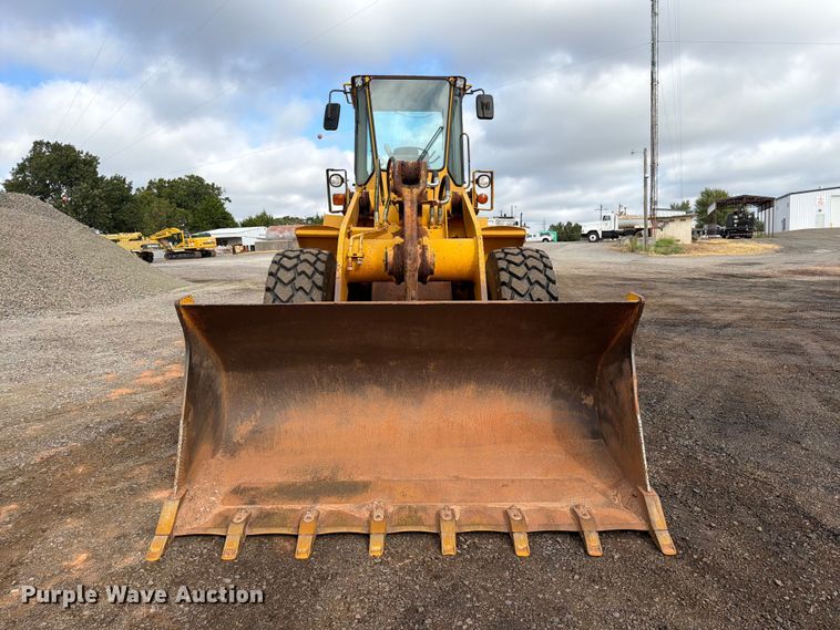 image for item EW7542 1990 John Deere 624E wheel loader