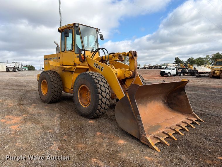 image for item EW7542 1990 John Deere 624E wheel loader