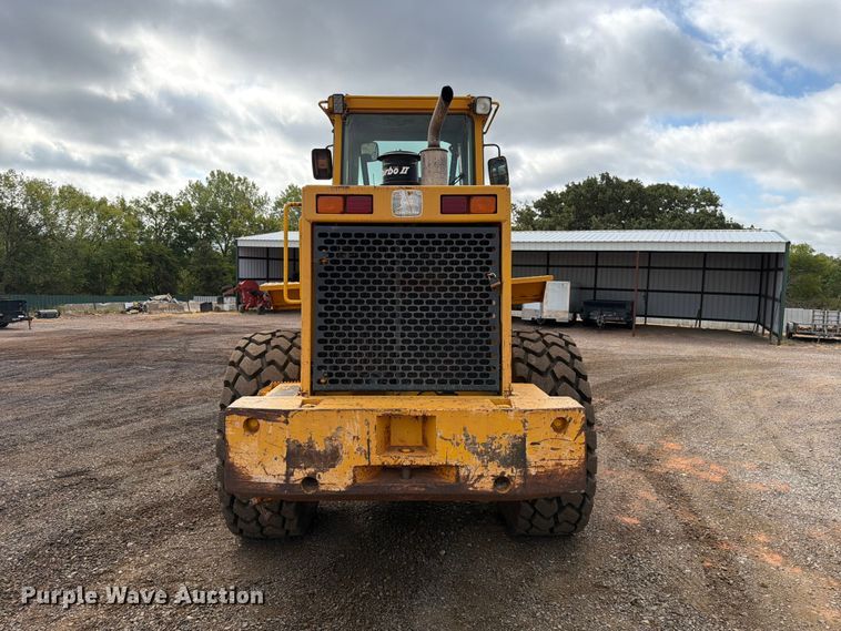 image for item EW7542 1990 John Deere 624E wheel loader