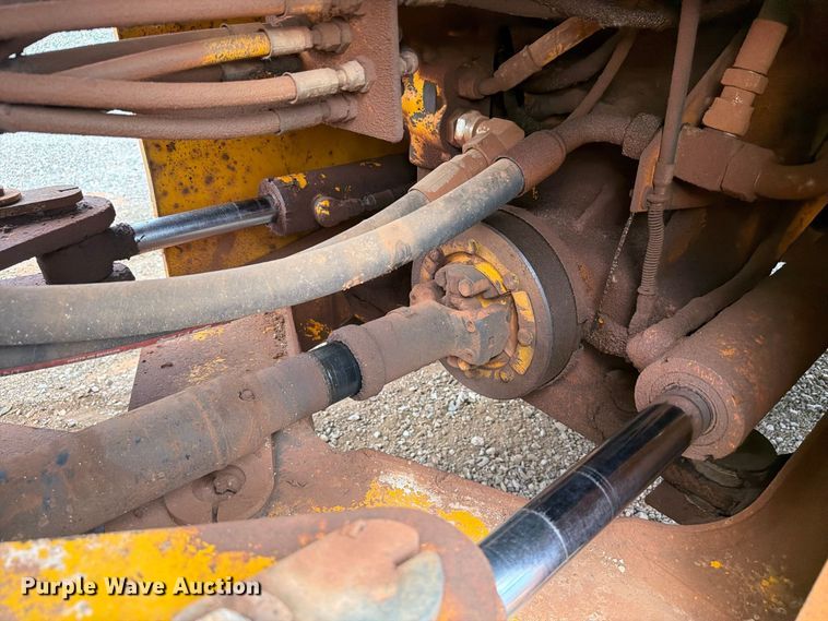 image for item EW7542 1990 John Deere 624E wheel loader