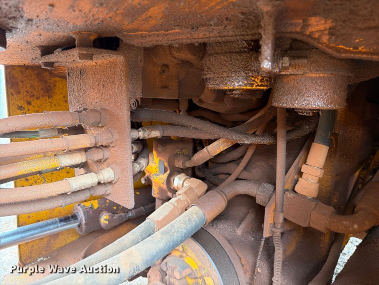 image for item EW7542 1990 John Deere 624E wheel loader