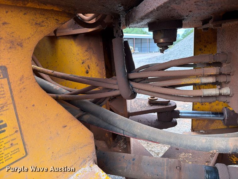 image for item EW7542 1990 John Deere 624E wheel loader