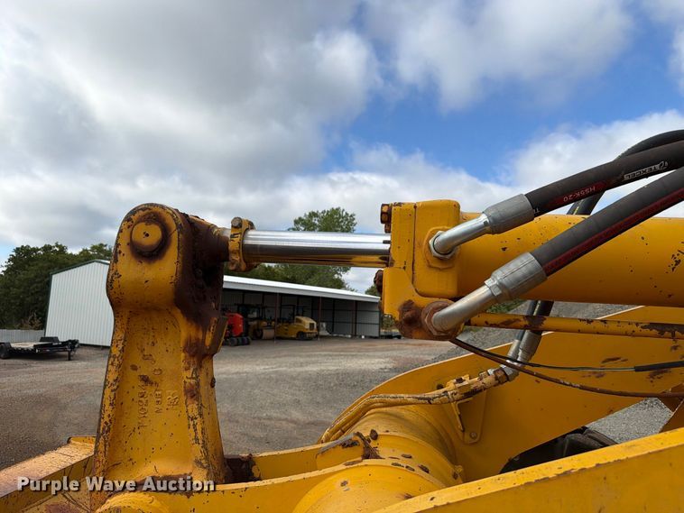 image for item EW7542 1990 John Deere 624E wheel loader