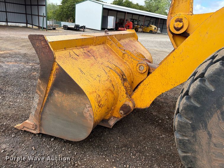 image for item EW7542 1990 John Deere 624E wheel loader