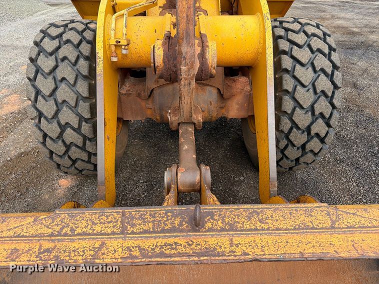 image for item EW7542 1990 John Deere 624E wheel loader