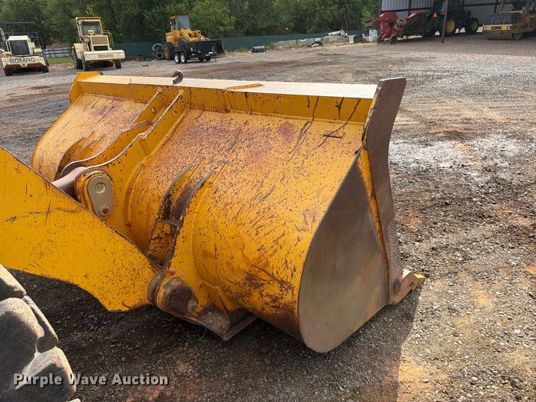 image for item EW7542 1990 John Deere 624E wheel loader