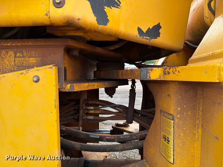 image for item EW7542 1990 John Deere 624E wheel loader