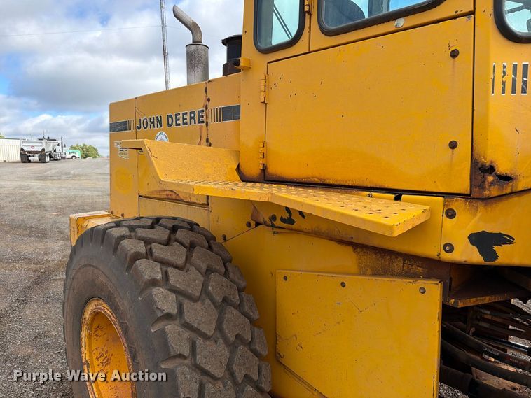 image for item EW7542 1990 John Deere 624E wheel loader