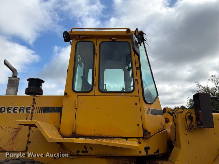 image for item EW7542 1990 John Deere 624E wheel loader
